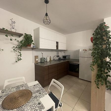 Ashdod City Center 2-Rooms Apartment, 15Min Walk To The Beach Exterior foto