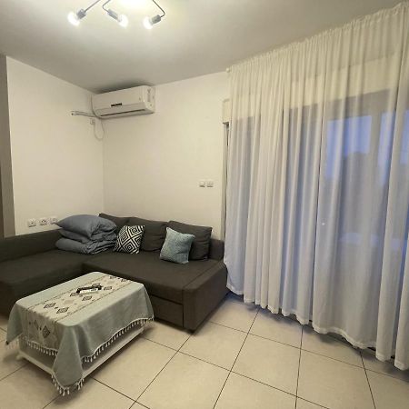 Ashdod City Center 2-Rooms Apartment, 15Min Walk To The Beach Exterior foto